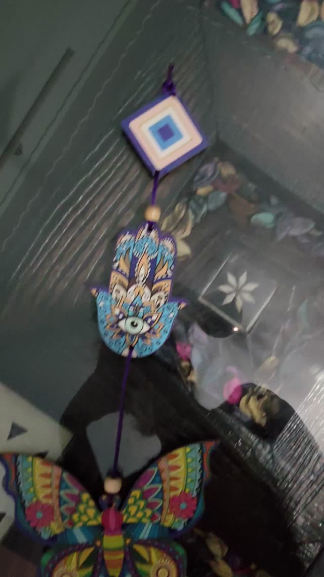 Beautiful Key Hanger for Wall | Mystical Peacock Design  | 7 Hooks Metallic Hooks review video thumbnail